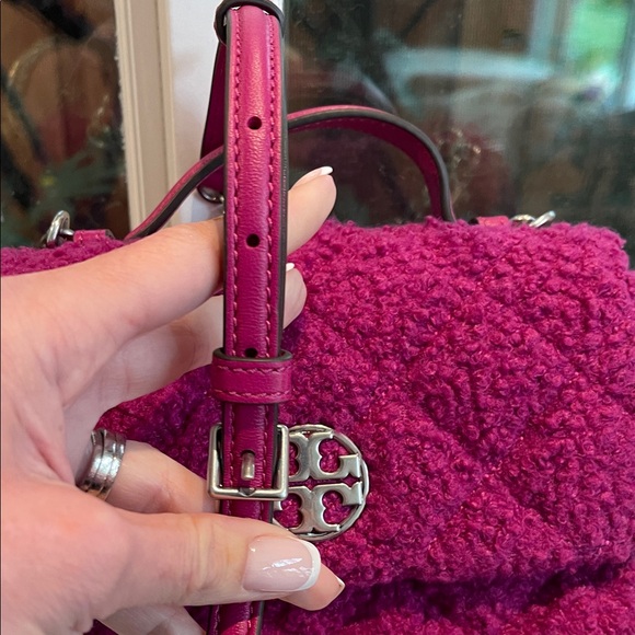 Tory Burch Willa Boucle Quilted Crossbody Bag - Picture 7 of 9